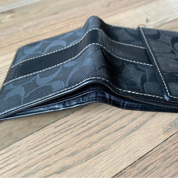 Coach wallet - Picture 3 of 3